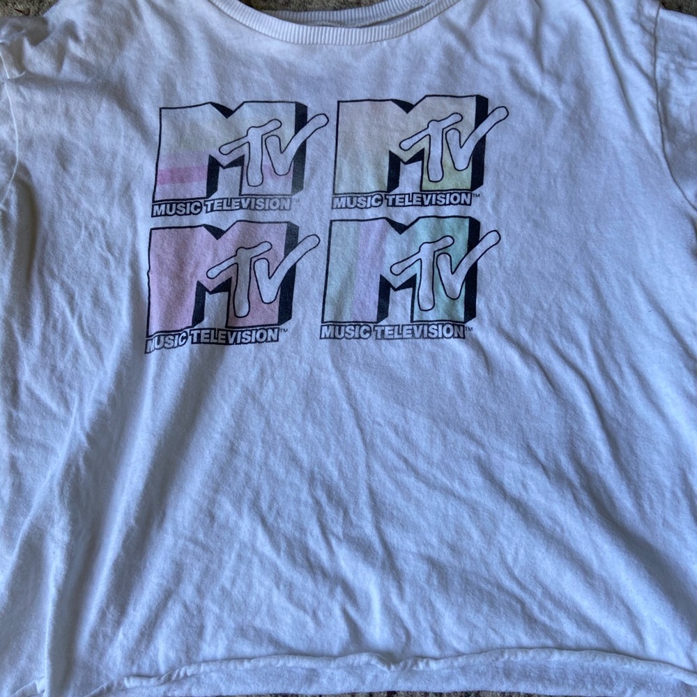 graphic tshirt